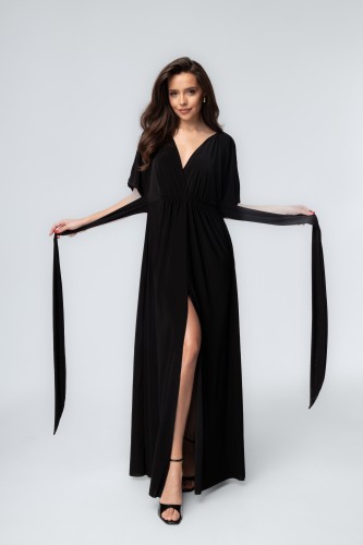 Sukienka Ella Maxi Black Noir – pełna sylwetka, długa spódnica z rozcięciem