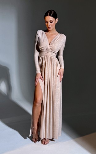 Sukienka Adelle Champagne Glitter – widok z boku, elegancka linia maxi i brokatowy połysk