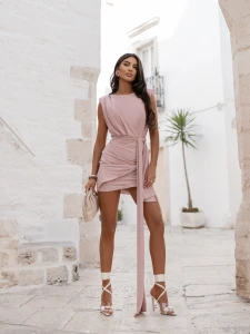 Sukienka Cleo/ Pink Pale– mini z poduszkami na ramionach
