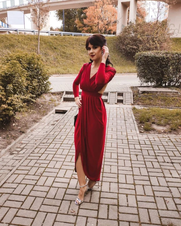 sukienka odkryte plecy na studniówkę